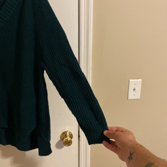 Express Women’s Knit Sweater Size Medium - Picture 4 of 5